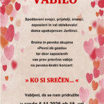 Na vabilu s srčki v ozadju je zapisano povabilo doma upokojencev Juršinci na pevsko-bralni koncert "Ko si srečen...", ki bo v sredo, 5. 11. 2025, ob 15. uri v skupni jedilnici doma.