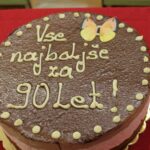 Čokoladna torta z napisom »Vse najboljše za 90 let!«